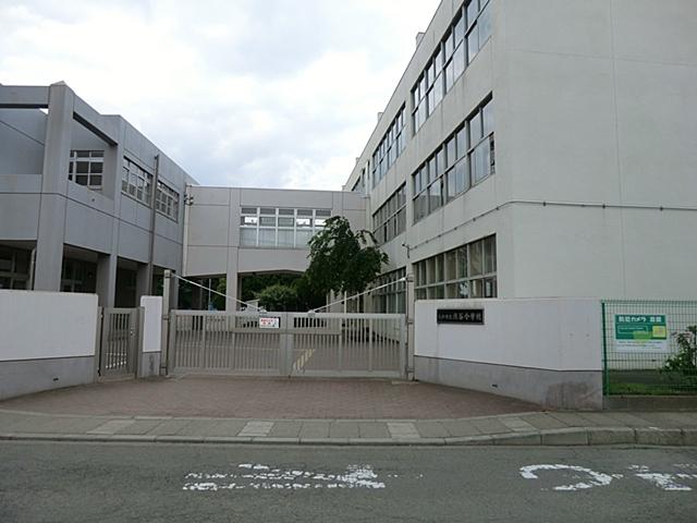 Primary school. 620m to Shibuya elementary school