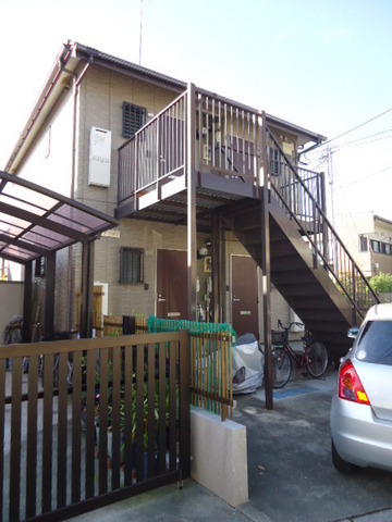 Building appearance. 3 minutes from the train station ・ Convenient shopping ・ Flooring