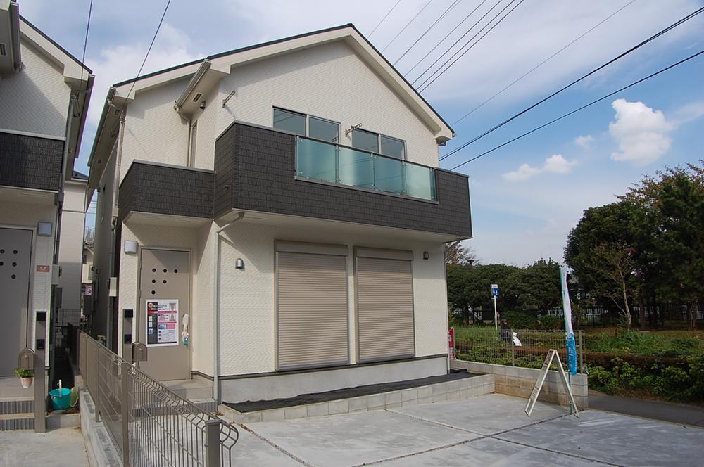 Local appearance photo. Local (10 May 2013) Shooting