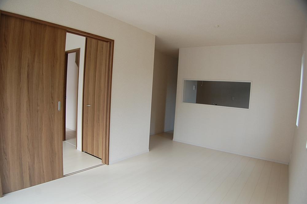 Living. Local (10 May 2013) Shooting