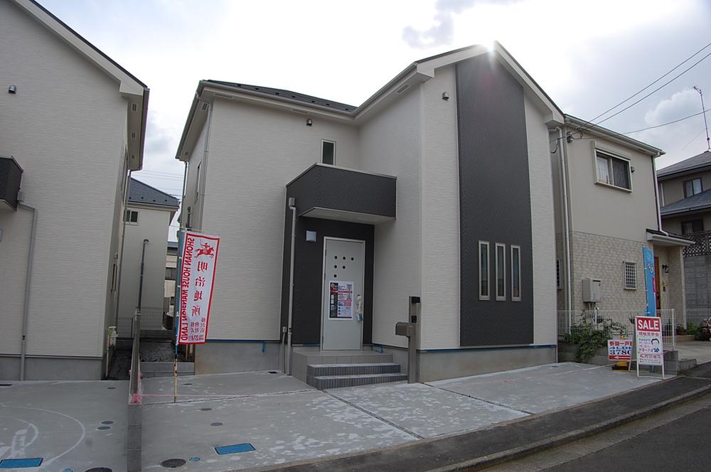 Local appearance photo. Local (10 May 2013) Shooting