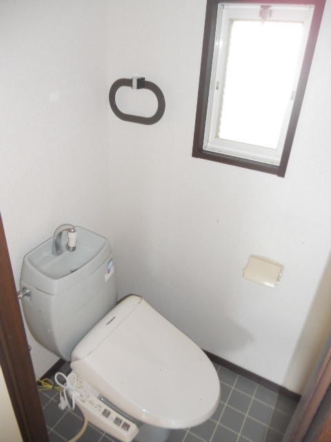 Toilet. A quiet residential area ・ Corner room ・ Day good