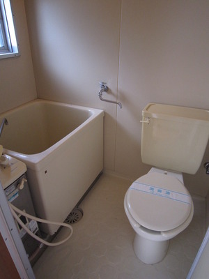 Bath. bus ・ Toilet same room type.