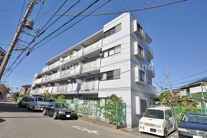 Local appearance photo. Local (11 May 2013) Shooting