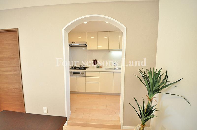 Kitchen. Indoor (11 May 2013) Shooting