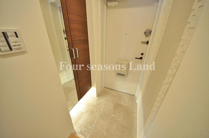 Entrance. Indoor (11 May 2013) Shooting