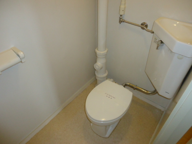 Toilet.  ☆ Newlyweds Recommended Property! UmiKon! On-site parking complete ☆