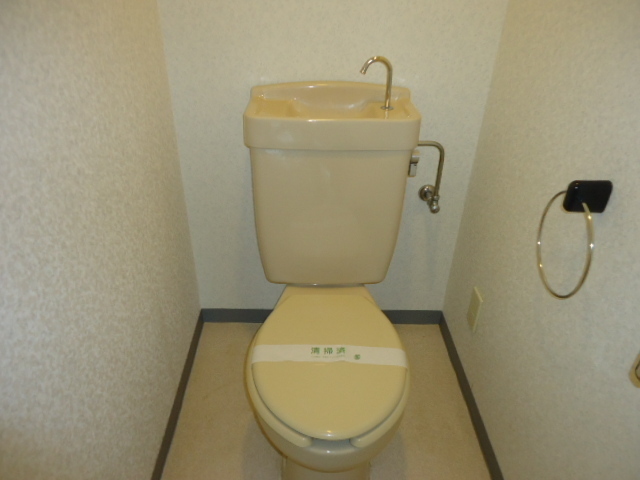 Toilet.  ☆ Newlyweds Recommended ・ Sunny ☆ 