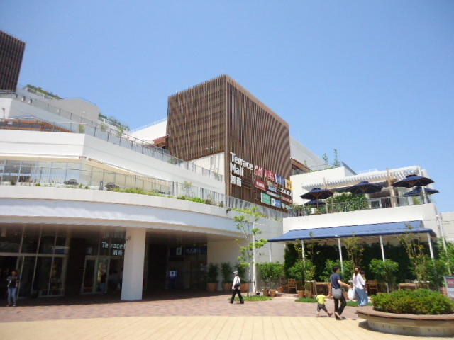 Shopping centre. 1000m until Tsujido Terrace Mall (shopping center)
