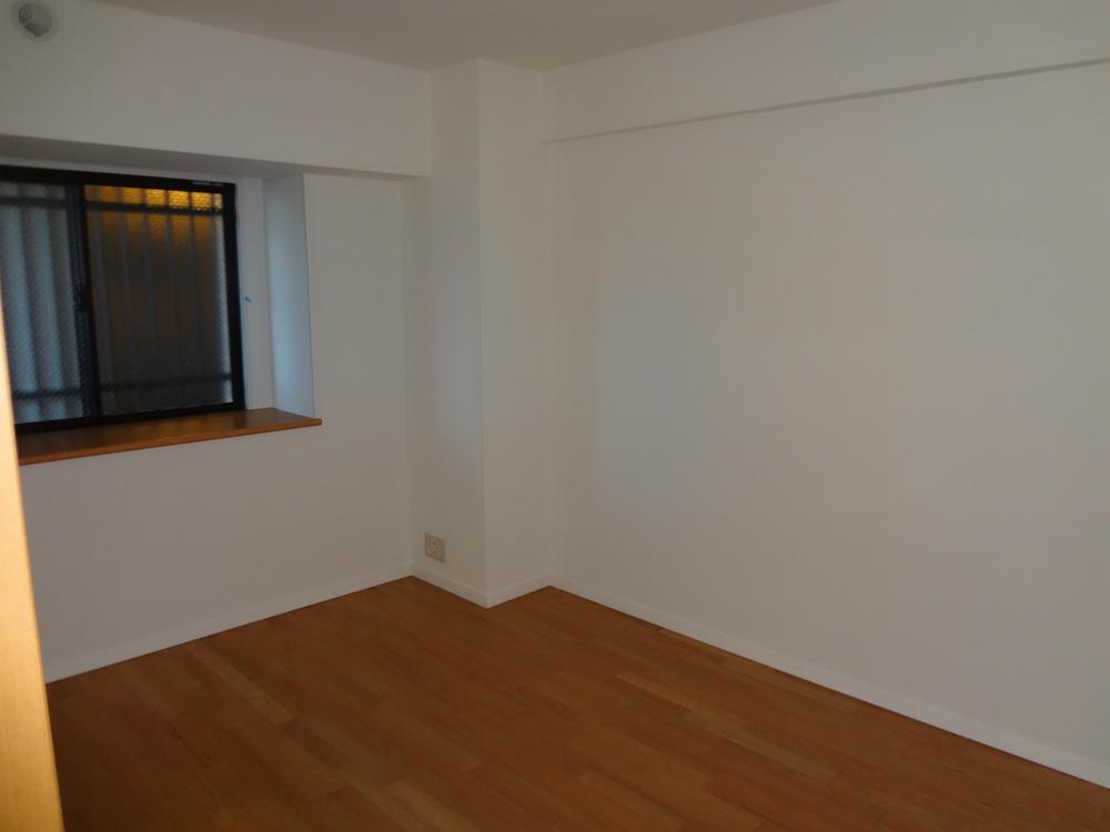 Non-living room. Indoor (11 May 2013) Shooting