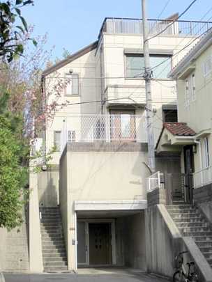 Local appearance photo. A 5-minute walk from the Kataseyama Station, A quiet residential area