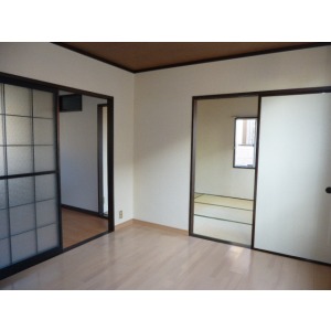 Other room space. Japanese and Western are bulkhead. With sliding door