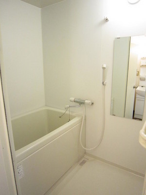 Bath. mirror ・ Bathroom with a shower.