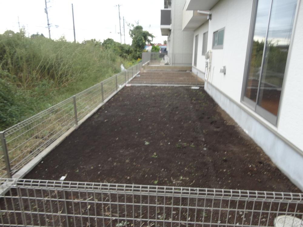 Garden. Local (10 May 2013) Shooting How is it also in gardening or field in a wide garden