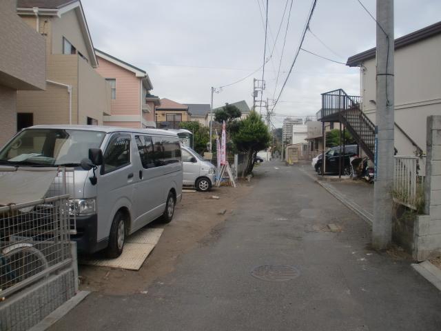 Local photos, including front road. Local (10 May 2013) Shooting