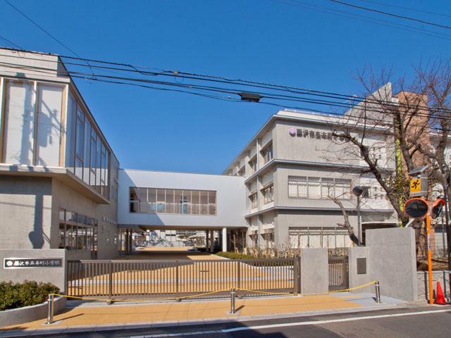 Primary school. Municipal Hon up to Elementary School 1380m