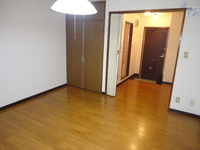 Other room space. Shopping convenient station near 1K Mansion