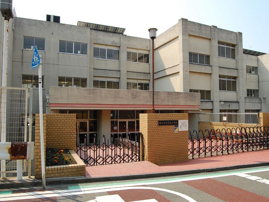 Primary school. Takaya to elementary school 730m