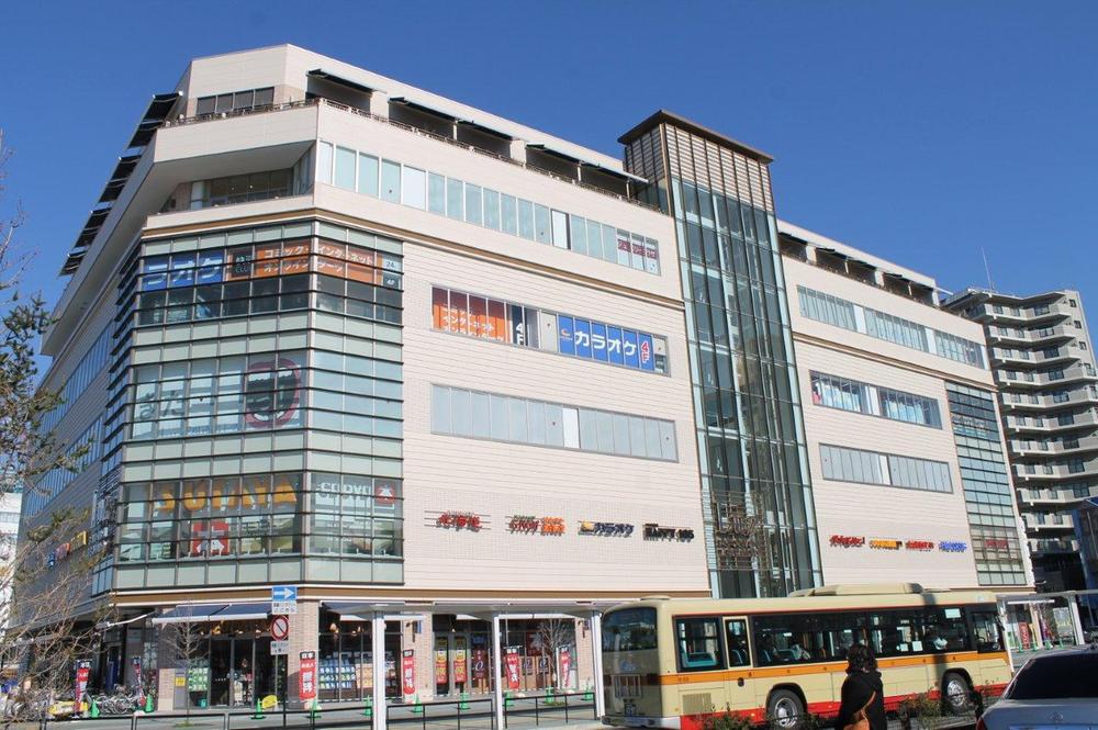 Shopping centre. Until Luz Tsujido Shonan 830m