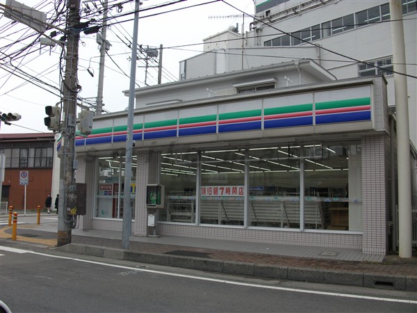 Convenience store. Three F Shonan Enoshima Station store up (convenience store) 187m