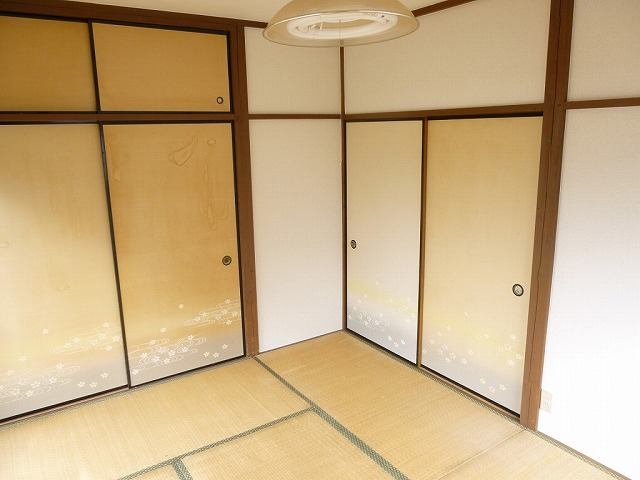 Other room space. Japanese-style room that 1.