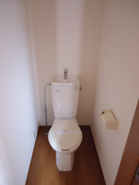 Toilet.  ☆ Large loft. Surfer's must-see ☆