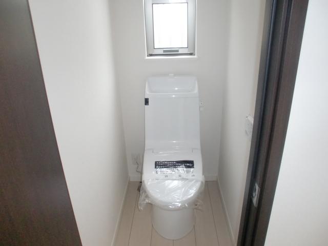 Toilet. Indoor (July 2013) Shooting