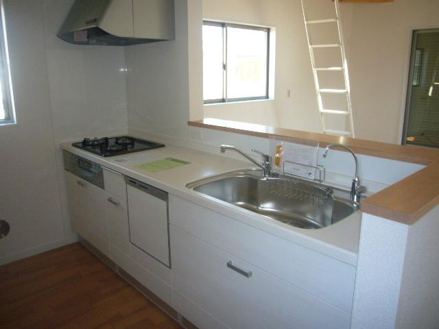 Same specifications photo (kitchen). Same specifications Face-to-face kitchen