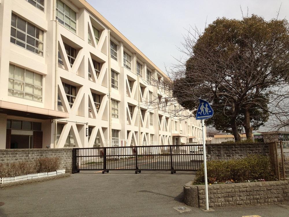Primary school. Muraoka elementary school