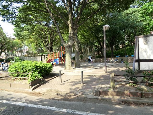 park. 1055m to Engyo park