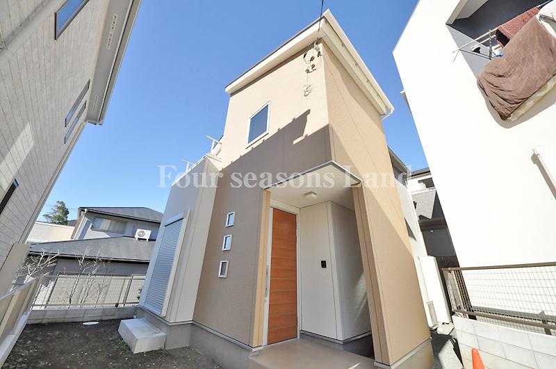 Local appearance photo. Local (12 May 2013) Shooting