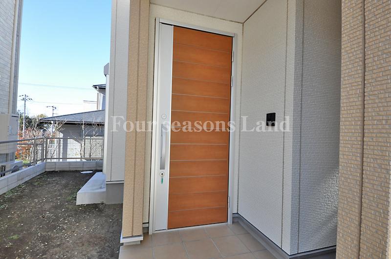 Entrance. Local (12 May 2013) Shooting