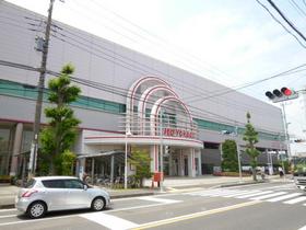 Supermarket. Ito-Yokado Shonandai store up to (super) 335m
