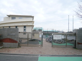 Primary school. Takasago to elementary school (elementary school) 380m