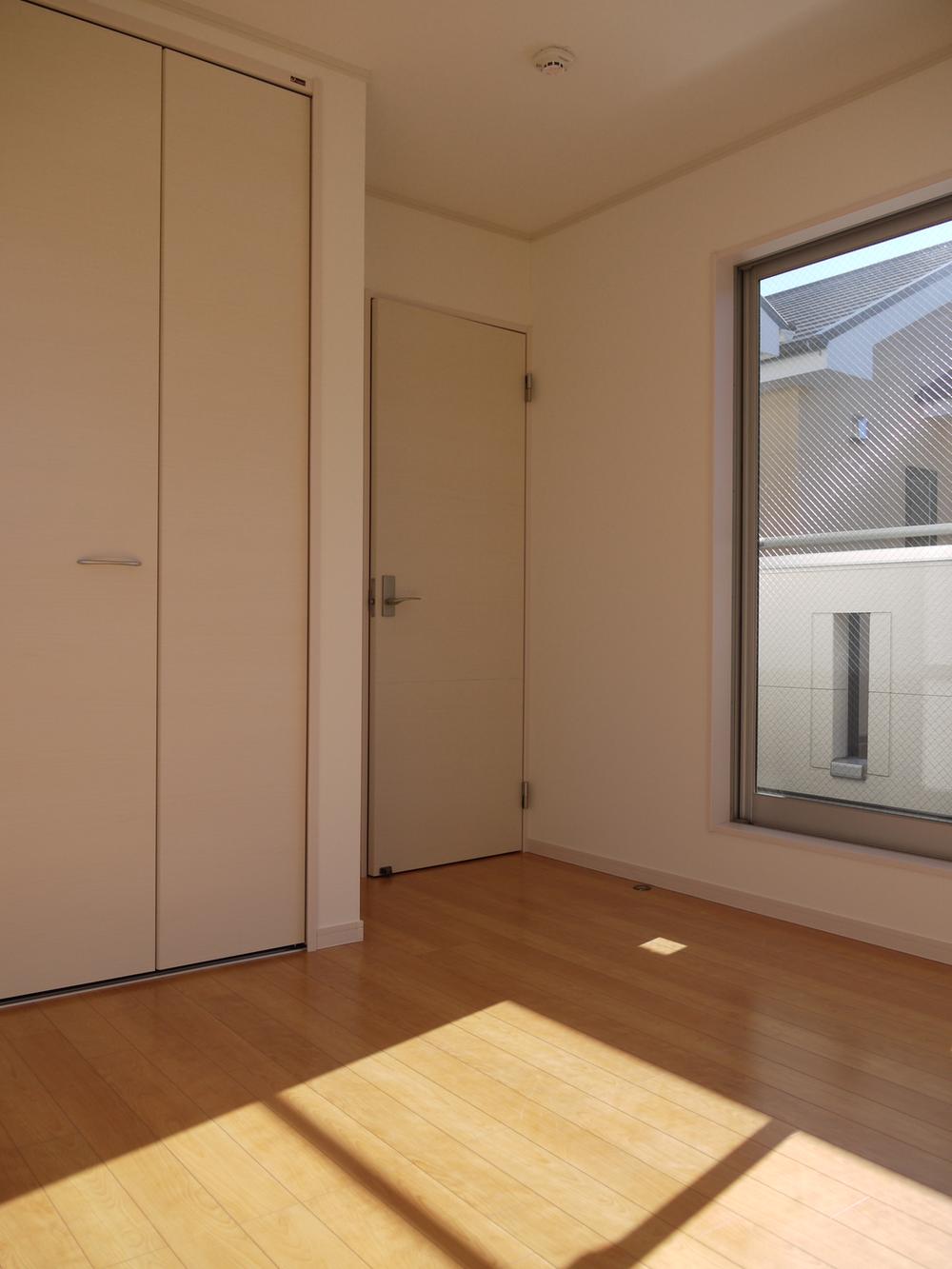 Non-living room. Indoor (12 May 2013) Shooting