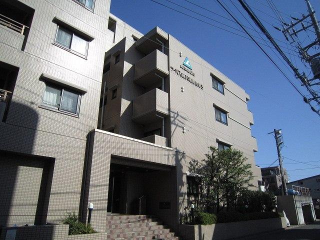 Local appearance photo. Local (11 May 2013) Shooting