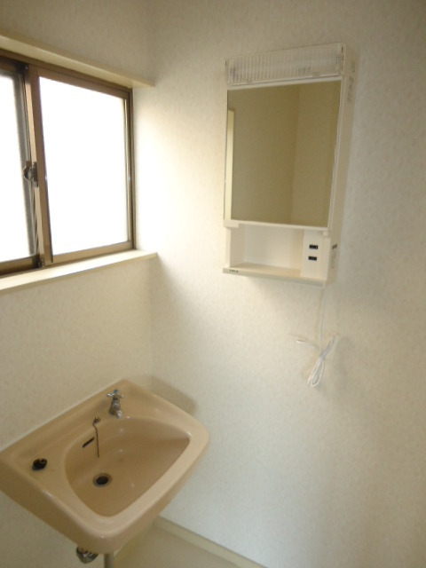 Washroom.  ☆ Sunny ・ Corner room ・ Parking with one ☆