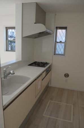 Kitchen. Dishwasher ・ Kitchen water purifier is standard equipment