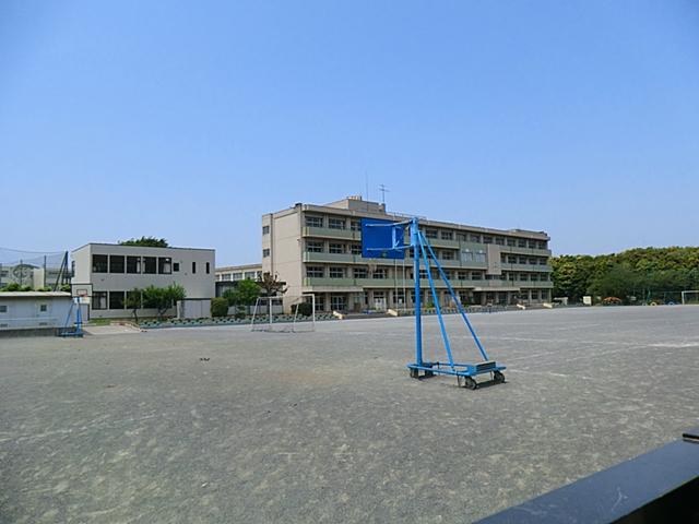 Primary school. 775m until the Fujisawa Municipal Oshimizu Elementary School