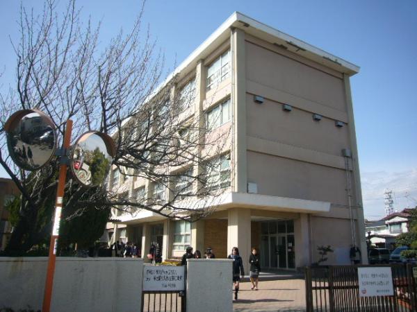 Junior high school. Kugenuma 830m until junior high school