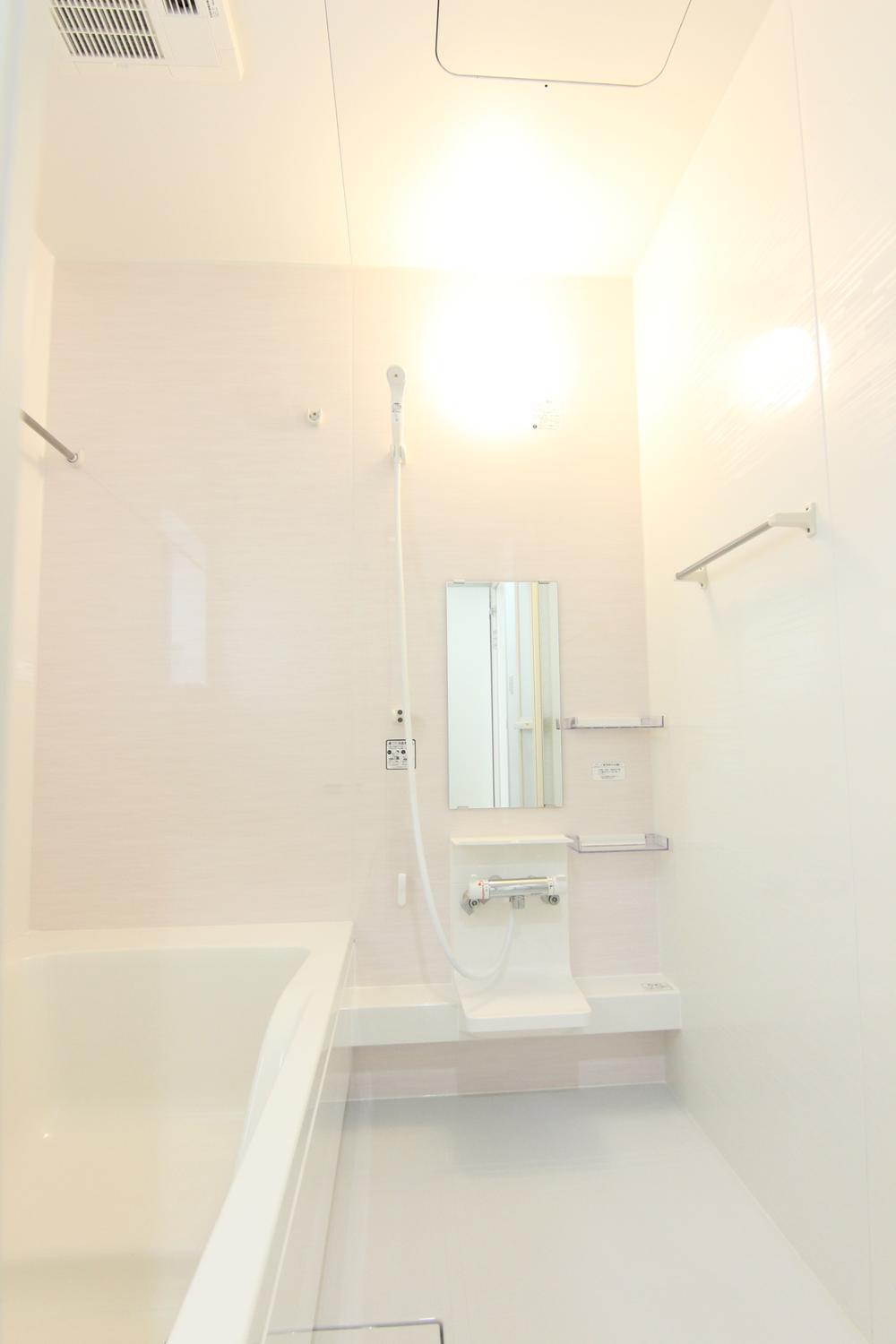 Bathroom. Building 3: system bus ○ accent to design the system bus ○ bathroom ventilation dryer standard with decorated with pale pink