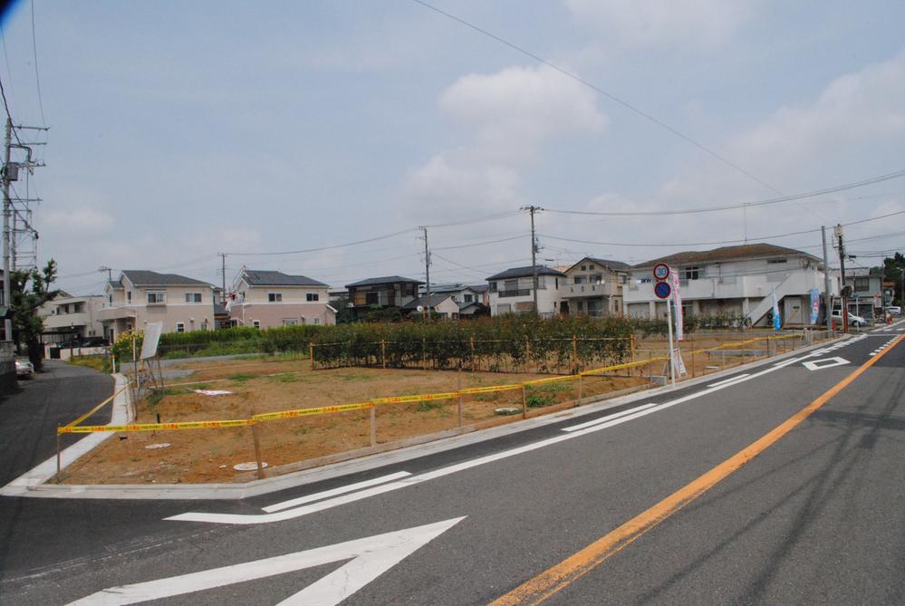 Local photos, including front road. Local (July 2013) Shooting