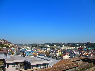 View photos from the dwelling unit. View from neighboring (November 2013) Shooting