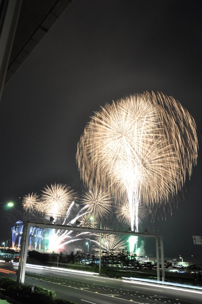 View photos from the dwelling unit. View from the site (October 2013) Shooting