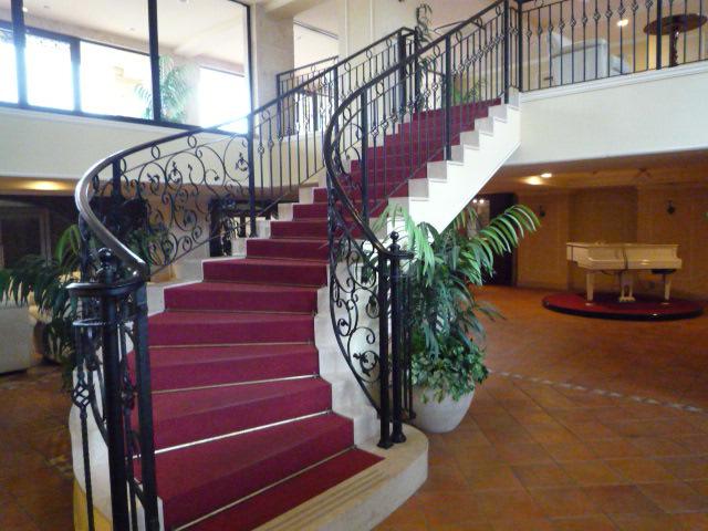 Entrance. Common areas