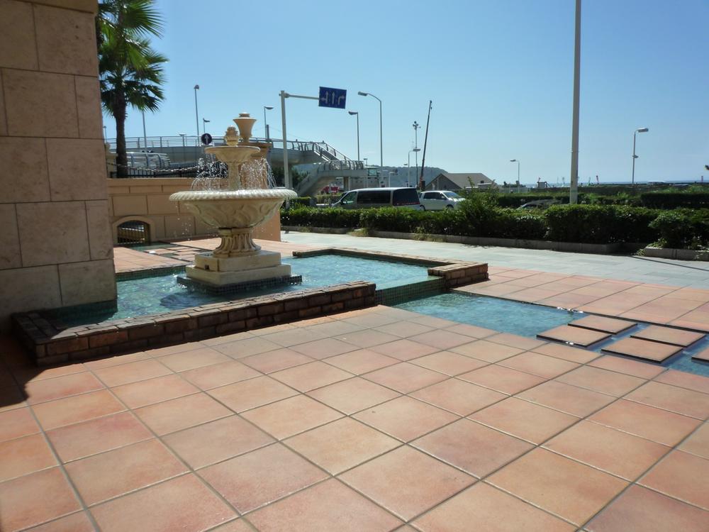 Entrance. Common areas