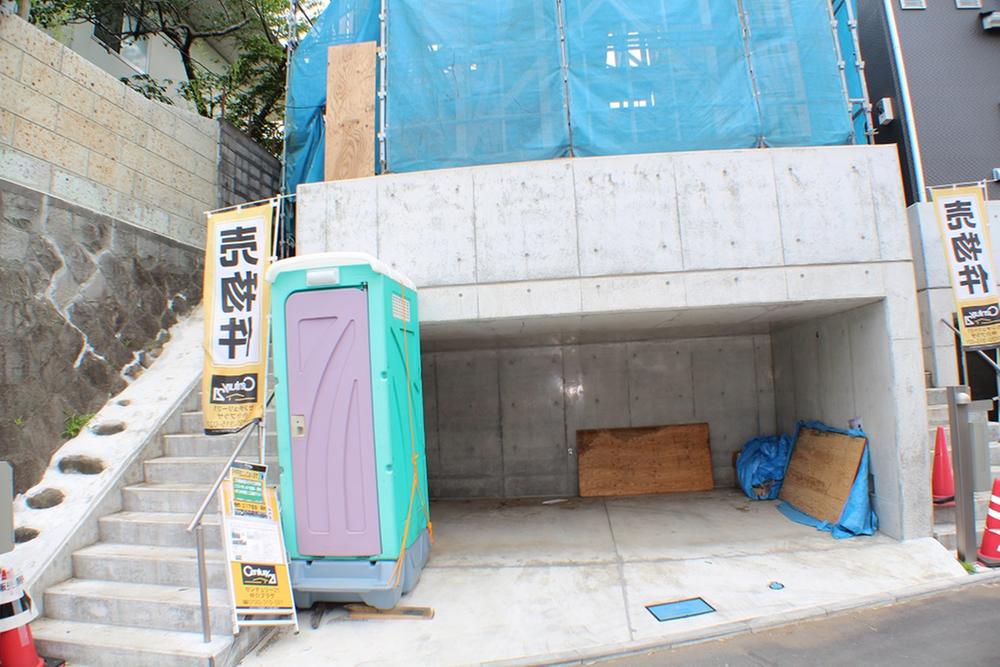 Parking lot. Local (June 2013) Shooting