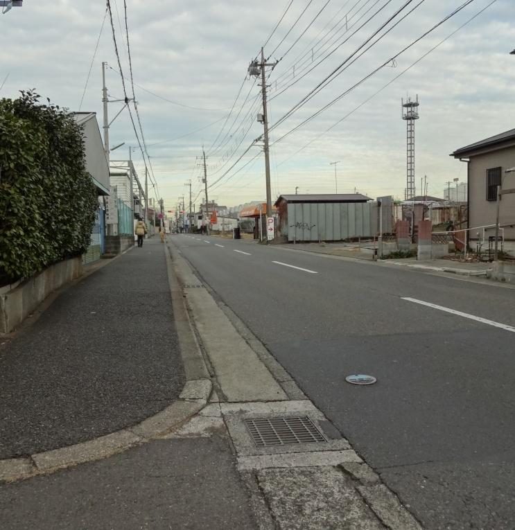 Other local.  ☆ Chogo an 8-minute walk from the train station! It is a maintenance road. 