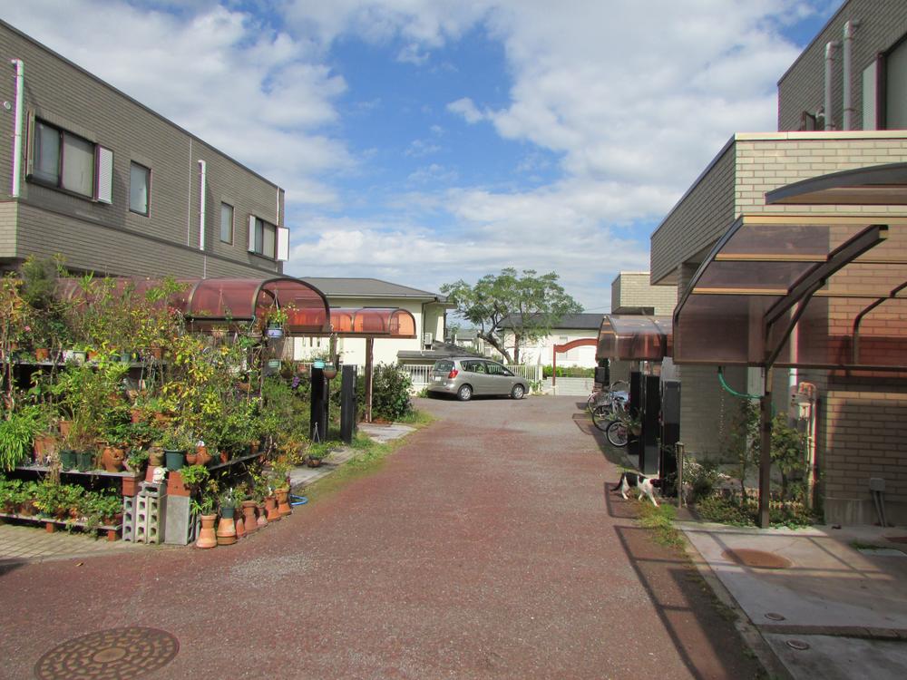 Entrance. Feeling of luxury is the entrance.