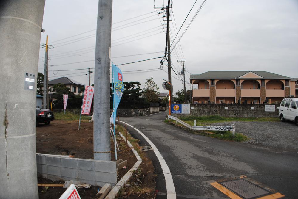 Local photos, including front road. Local (11 May 2013) Shooting